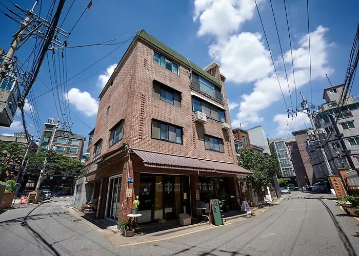 Hapjeong Station Exit7 Each Room, Living Room, Air Conditioning Modern House 別墅 首爾